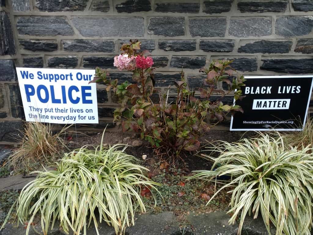 Support Our Police & Black Lives Matter yard signs.